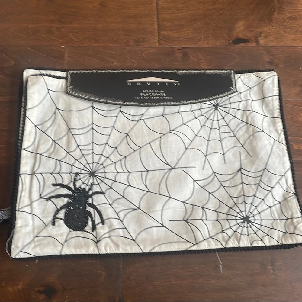 Domain Halloween themed placemats Swt of 4 Spiderweb Beaded